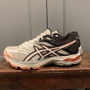 ASICS sneakers - running shoe - women’s size 6